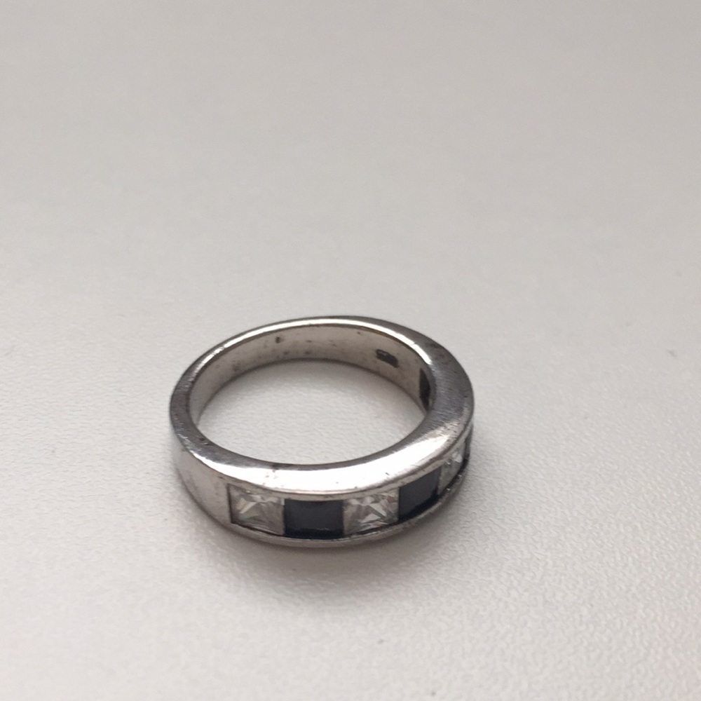 925 SILVER, Size 8 ring - Picture 2 of 4